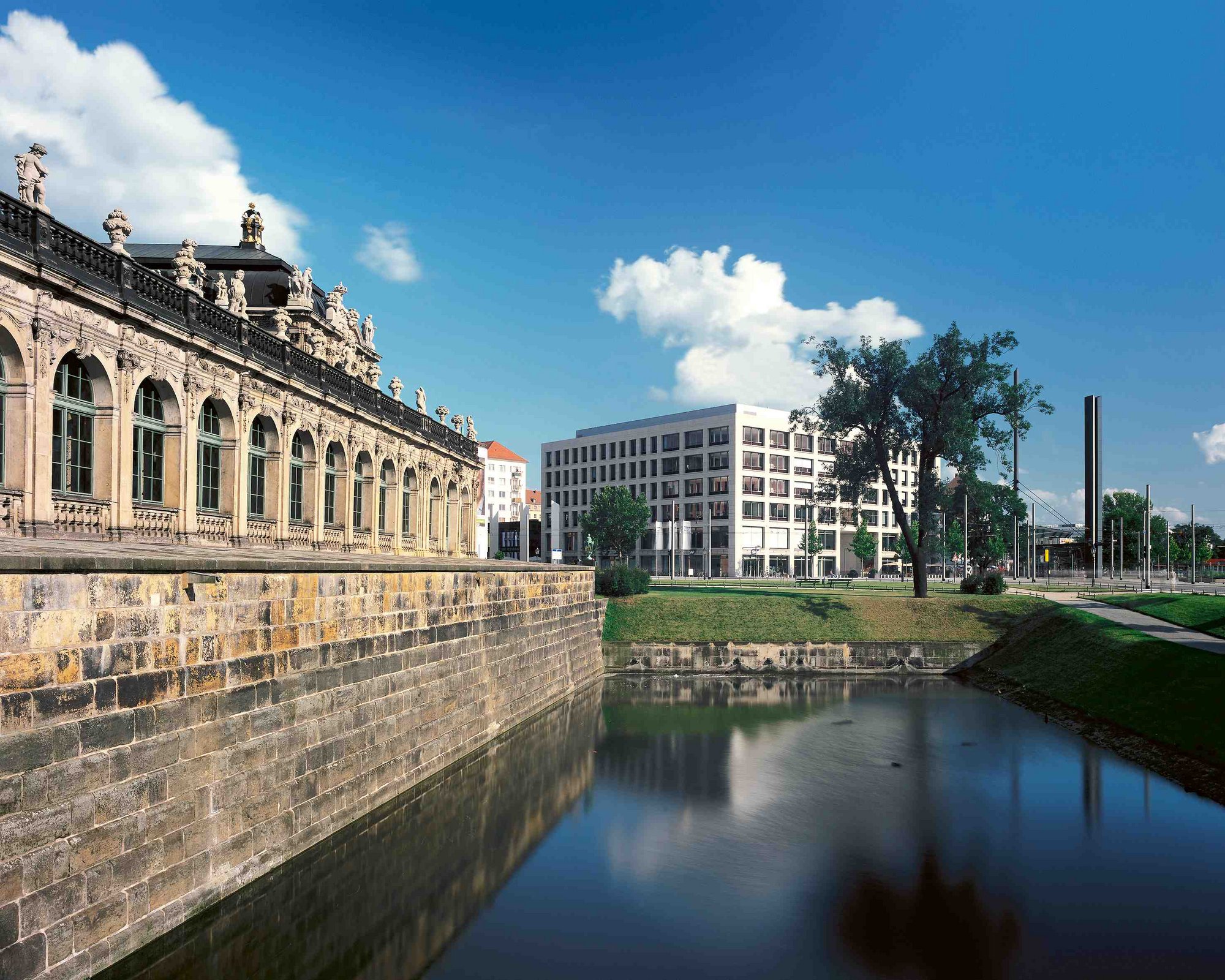 Büro- und Geschäftshaus am Postplatz