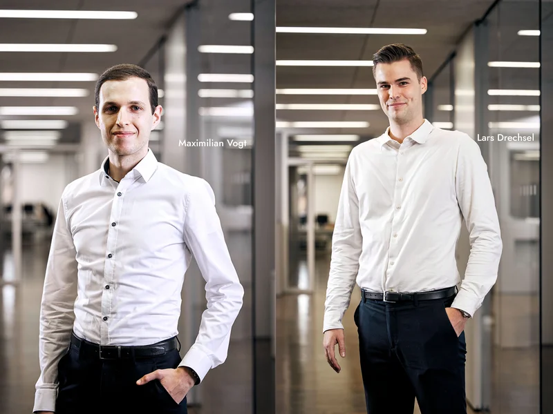 Zukunft gestalten heißt Wissen weitergeben: Wir gratulieren Maximilian Vogt und Lars Drechsel zur erfolgreich bestandenen Ausbildereignungsprüfung!