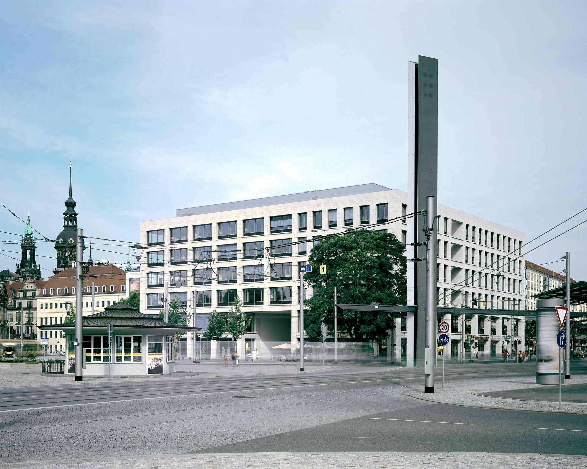 Büro- und Geschäftshaus am Postplatz