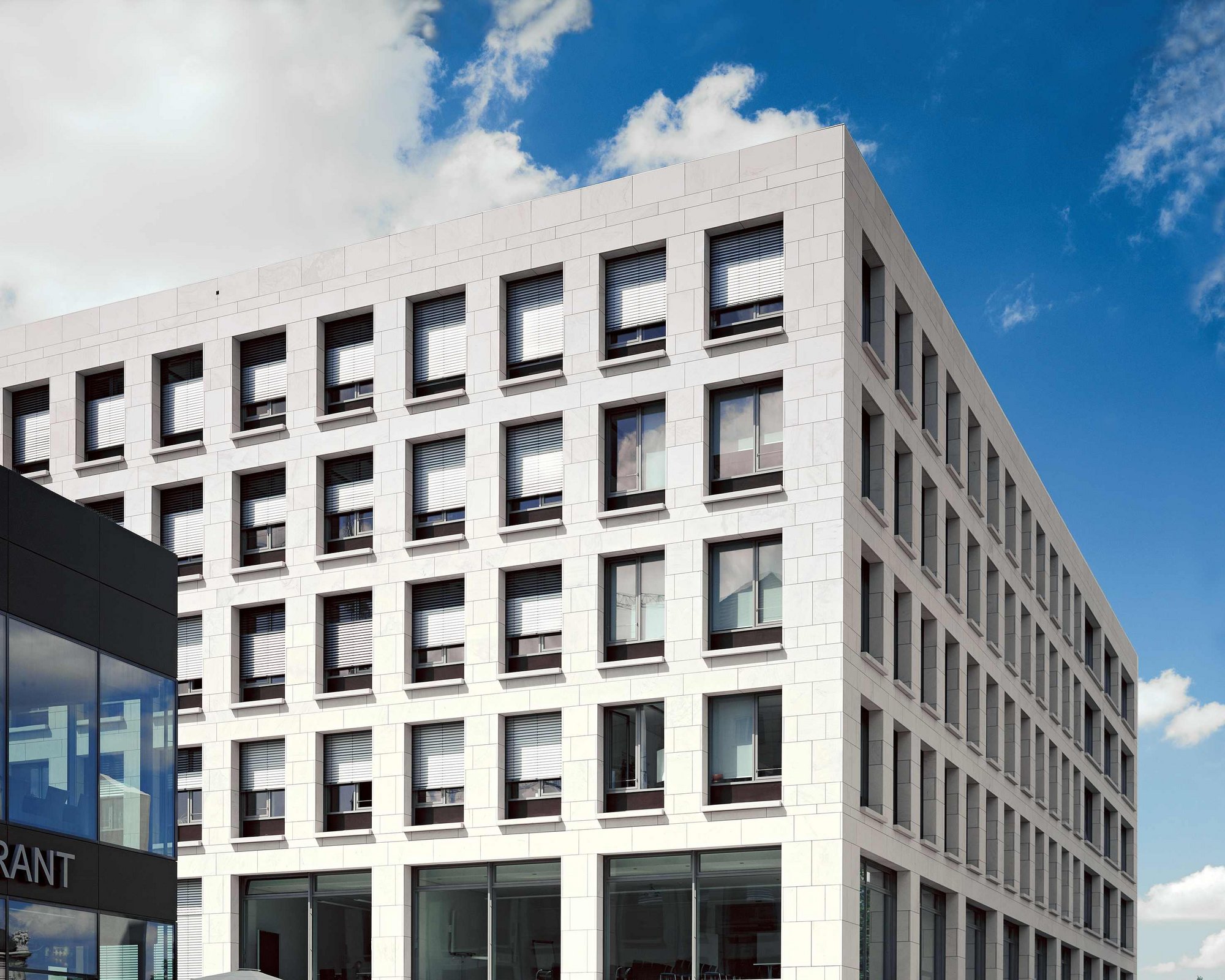Büro- und Geschäftshaus am Postplatz