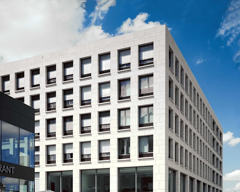 Büro- und Geschäftshaus am Postplatz